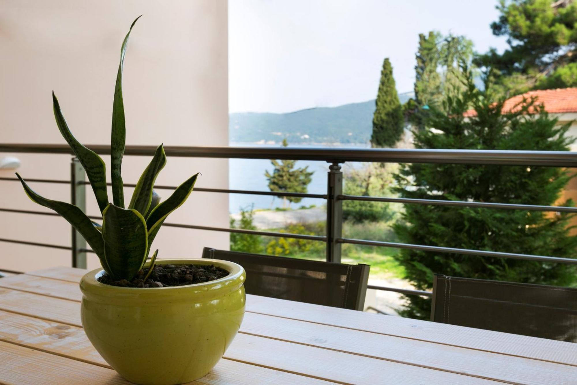 Meliti Waterfront Suites Karavomylos Zewnętrze zdjęcie