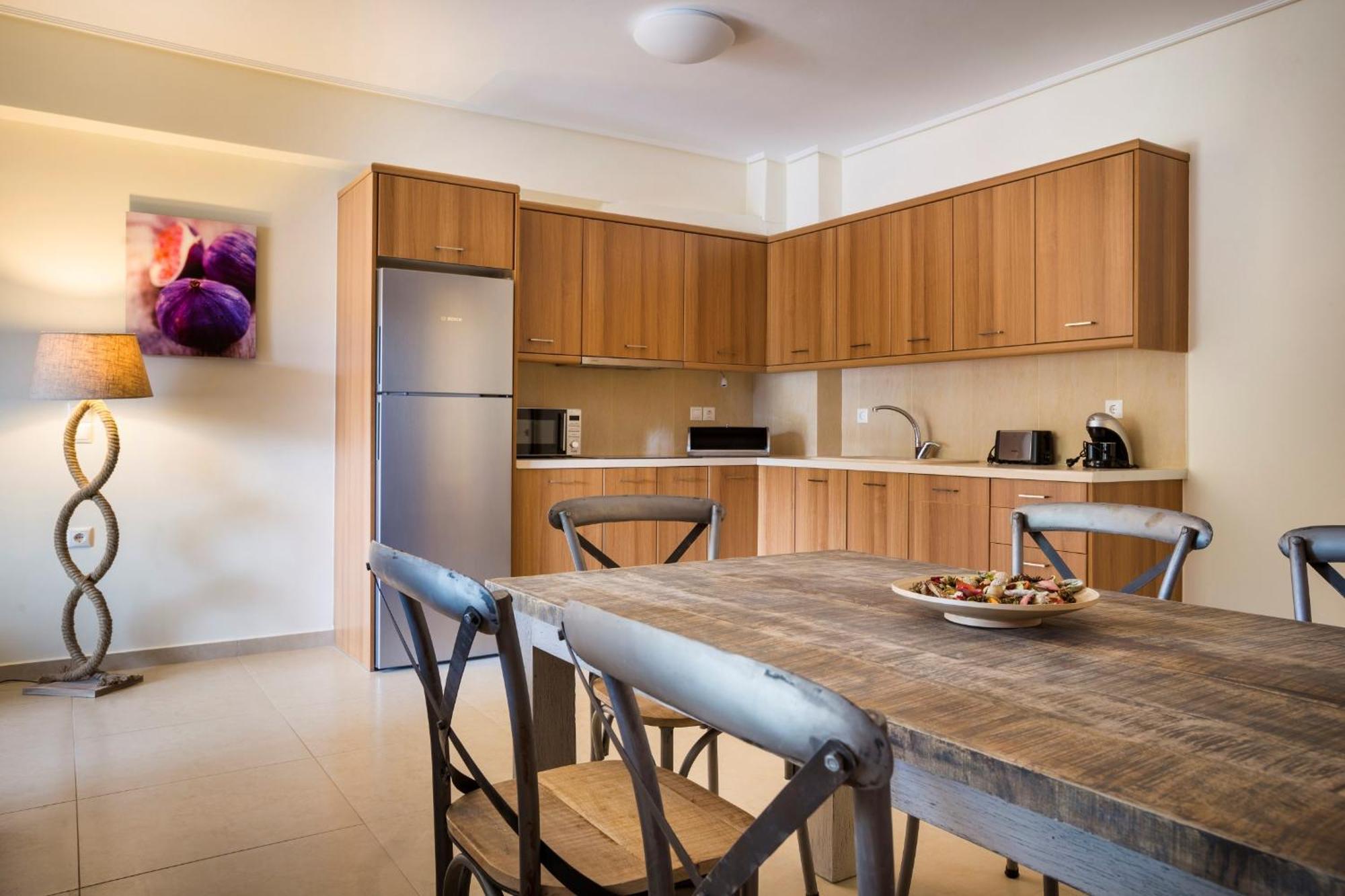 Meliti Waterfront Suites Karavomylos Zewnętrze zdjęcie