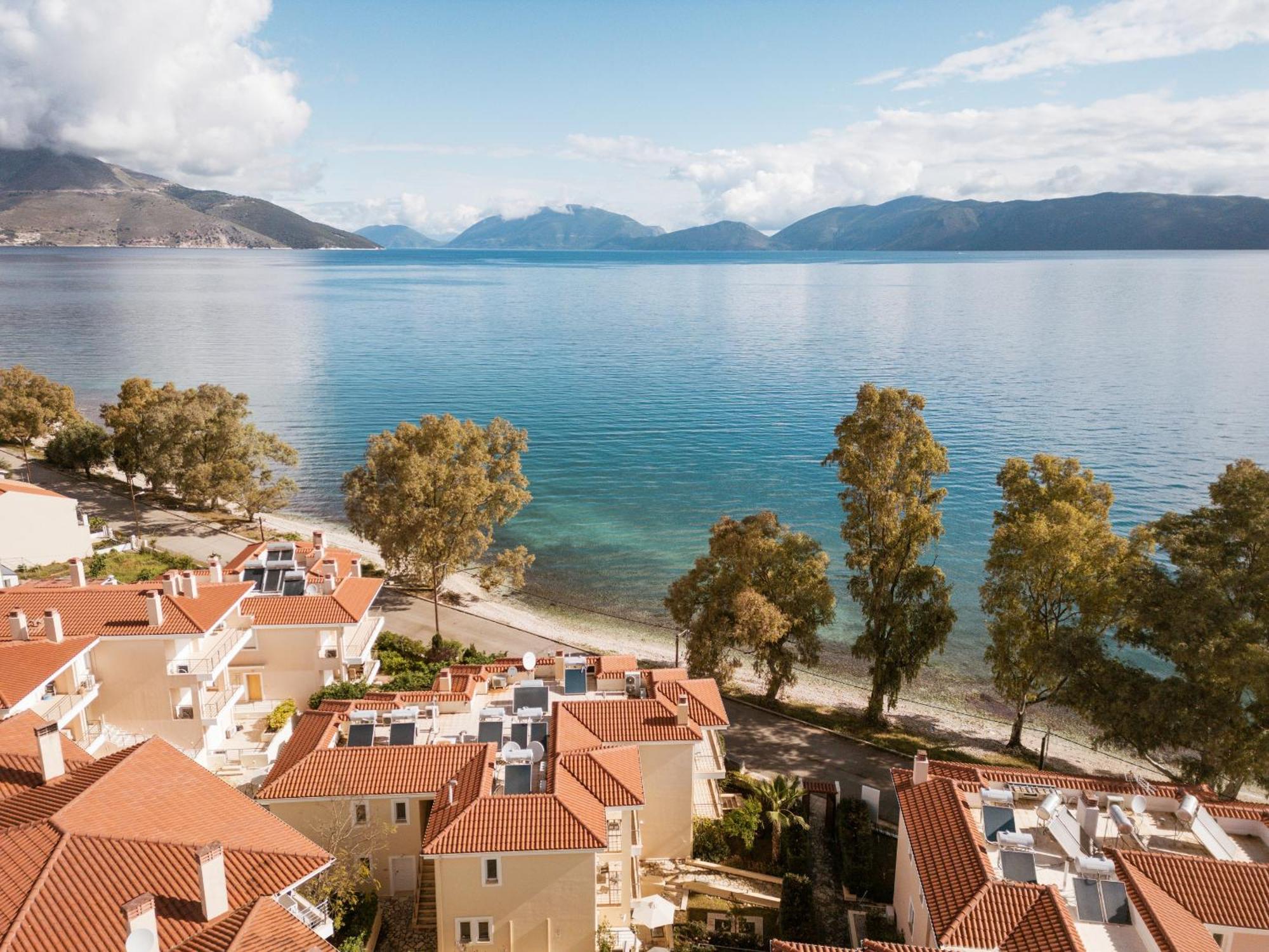 Meliti Waterfront Suites Karavomylos Zewnętrze zdjęcie