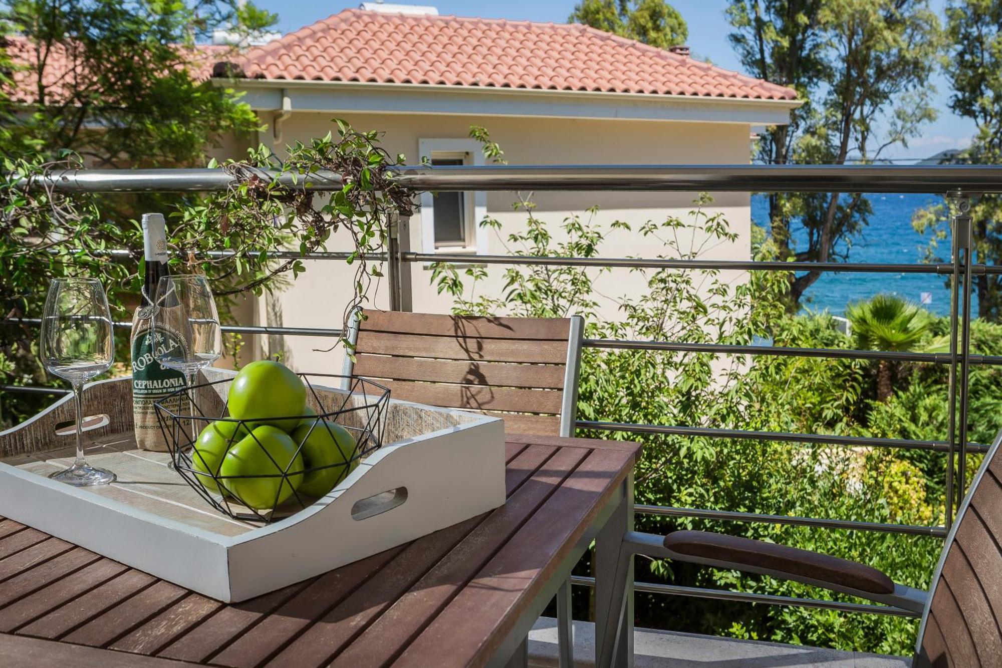 Meliti Waterfront Suites Karavomylos Zewnętrze zdjęcie